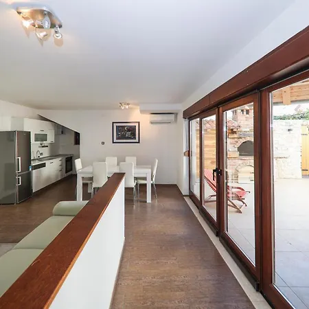 Apartment Janino