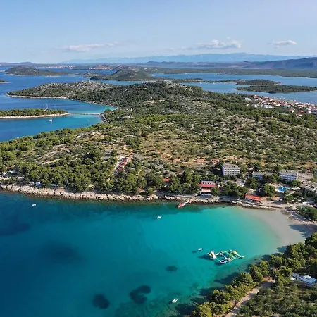 Janino * 穆泰尔岛