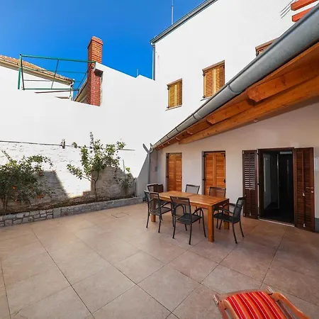 Janino Apartment *
